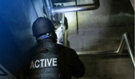 必要な専門資格をそろえ、法令要件を満たして対応